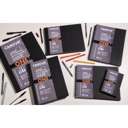 دفتر رسم 27.9*21,6 -A4 ارت بوك ون ONE سلك / اسود فاخر 100غم 160 صفحة دفتر رسم 27.9*21,6 -A4 ارت بوك ون ONE سلك / اسود فاخر 100غم 160 صفحة